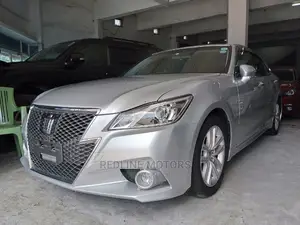 Toyota Crown 2016 Silver