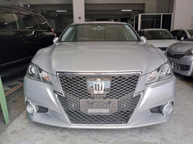 Toyota Crown 2016 Silver