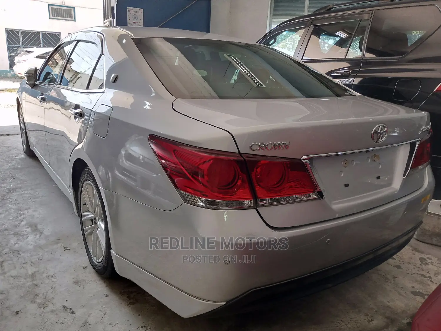Toyota Crown 2016 Silver