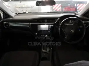 Toyota Auris 2017 Silver