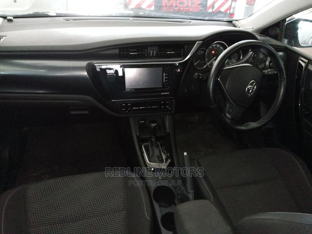 Toyota Auris 2017 Silver - thumbnail 6