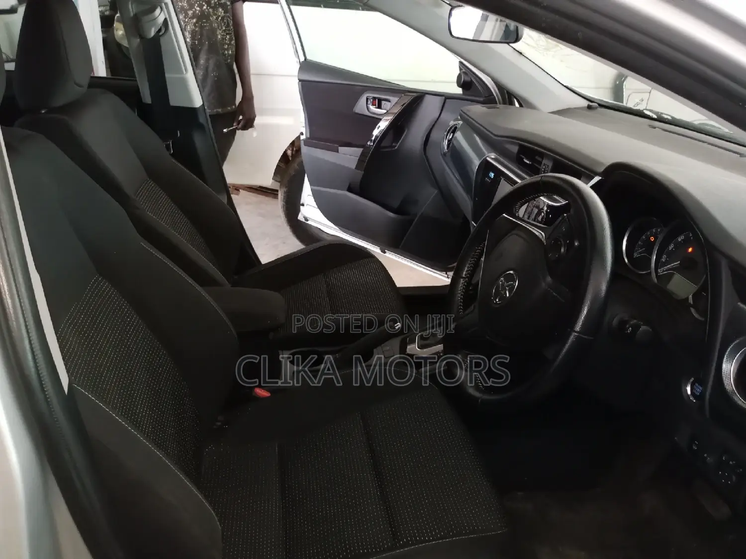 Toyota Auris 2017 Silver