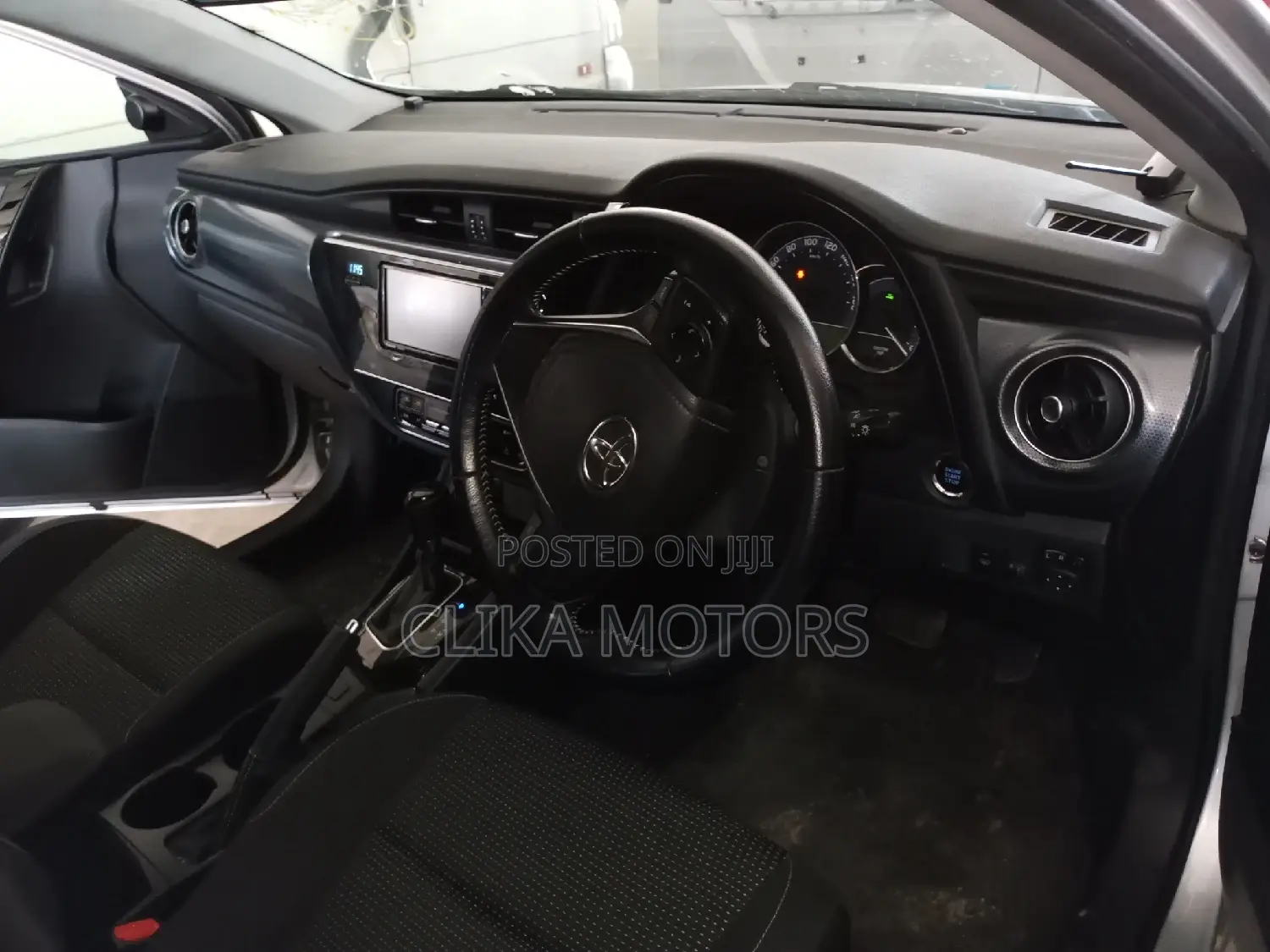 Toyota Auris 2017 Silver