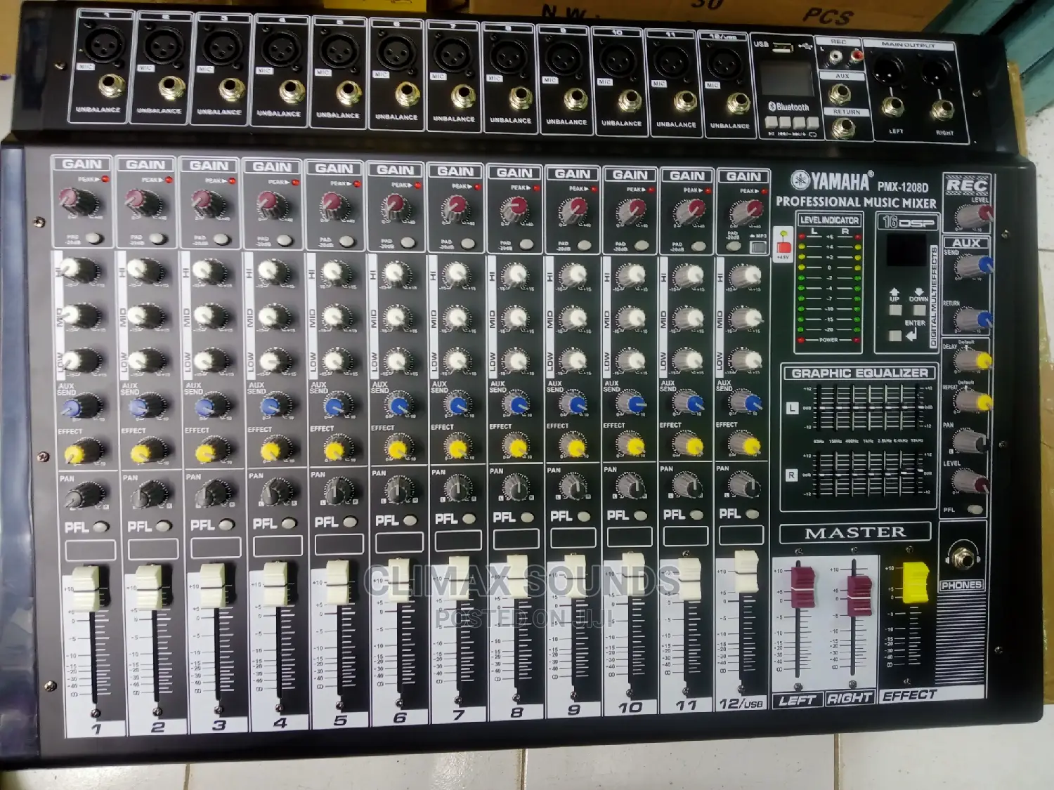 Powered Mixer 12channels Yamaha