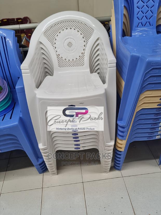 Kenpoly White Chair With Arms - main view
