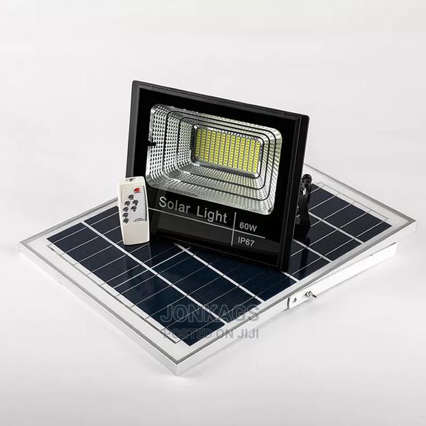 Remote Controlled Garden Light - thumbnail 2