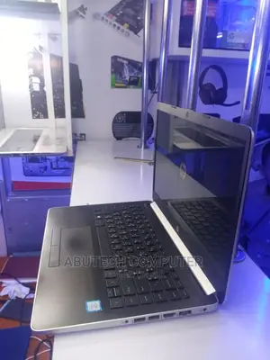 Laptop HP 14-Dq1025cl 8GB Intel Core I5 HDD 1T