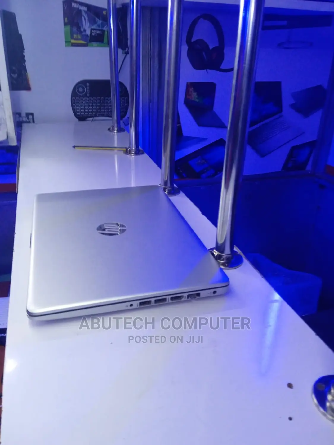 Laptop HP 14-Dq1025cl 8GB Intel Core I5 HDD 1T