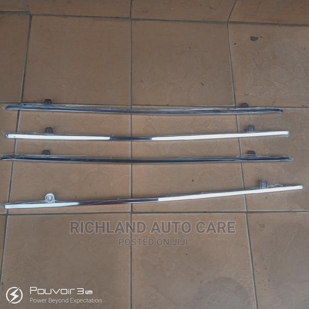 Grille Chrome Rav 4 2011 - thumbnail 2