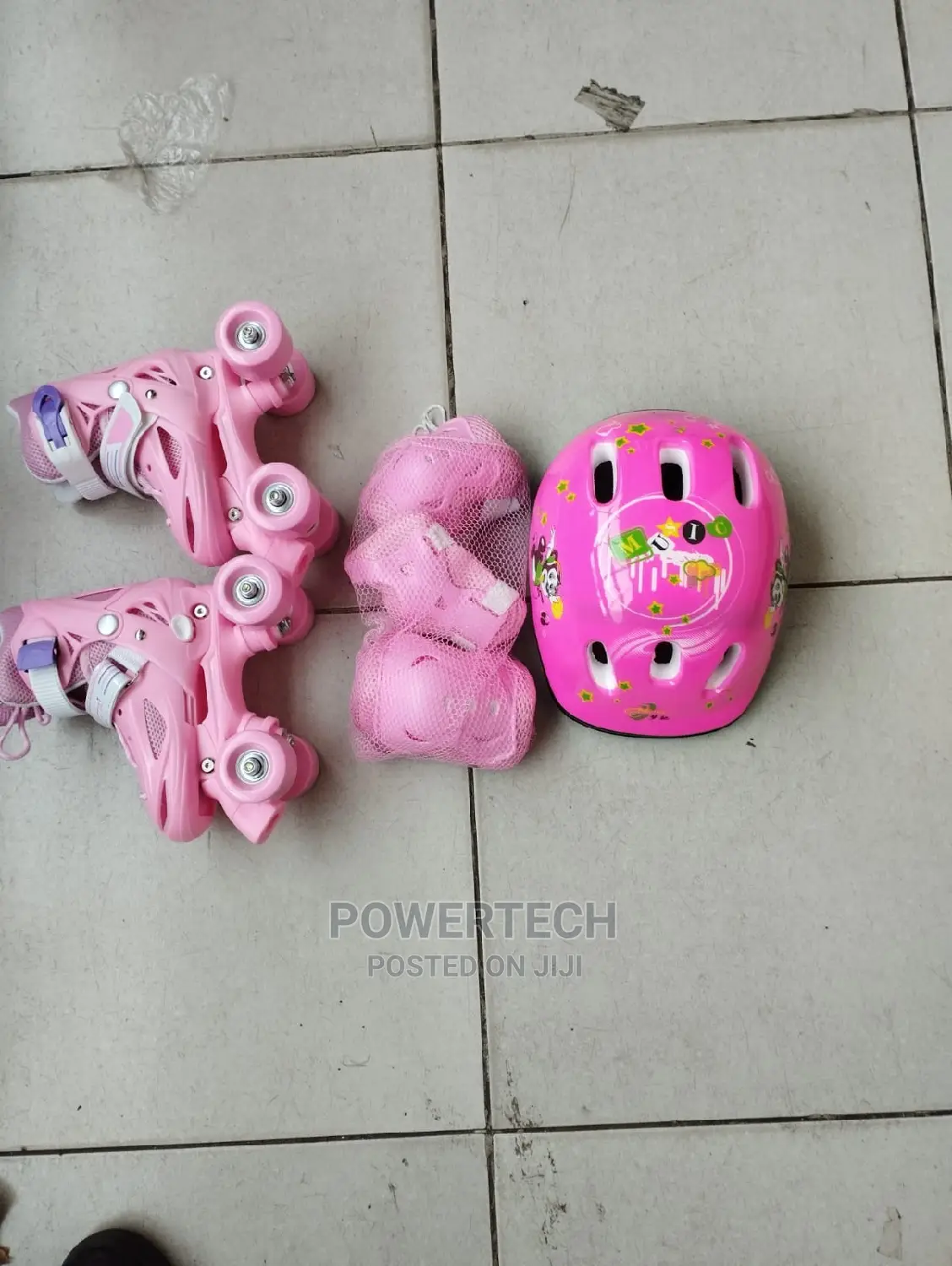 Skating Shoes Four Wheel Complete Set.