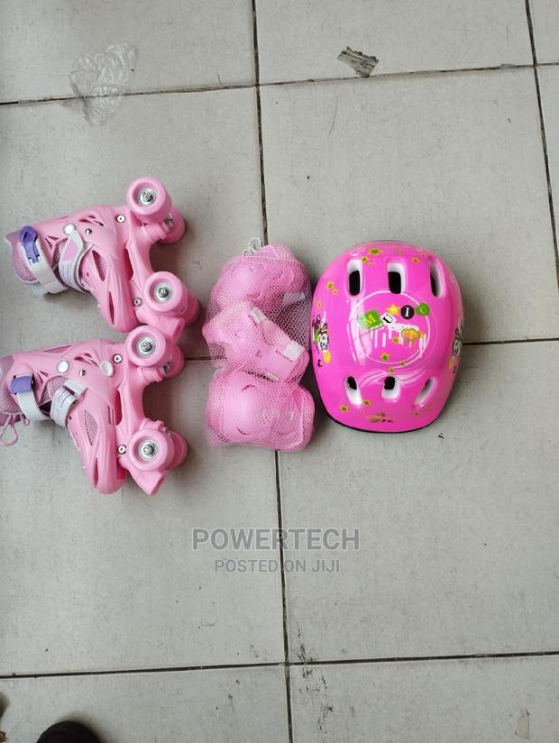 Skating Shoes Four Wheel Complete Set. - main view