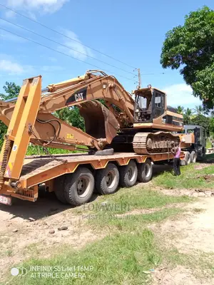 4 Axle Lowloader for Hire