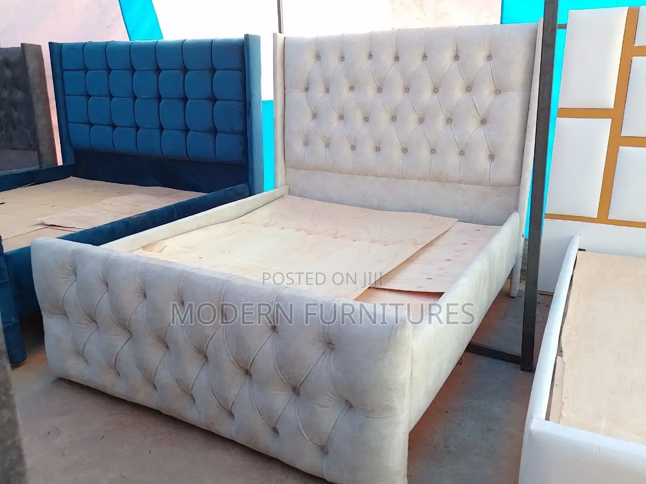 5/6 Tufted Bed