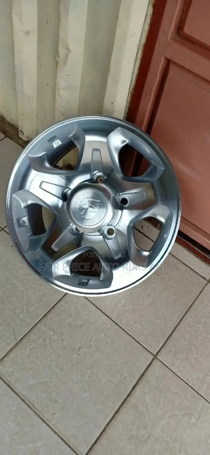 Landcrucer Rims 5 by 150 Size 16