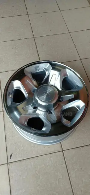 Landcrucer Rims 5 by 150 Size 16