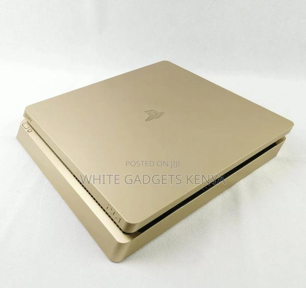 Gold Ps4 With 2 Pads 500gb - thumbnail 4