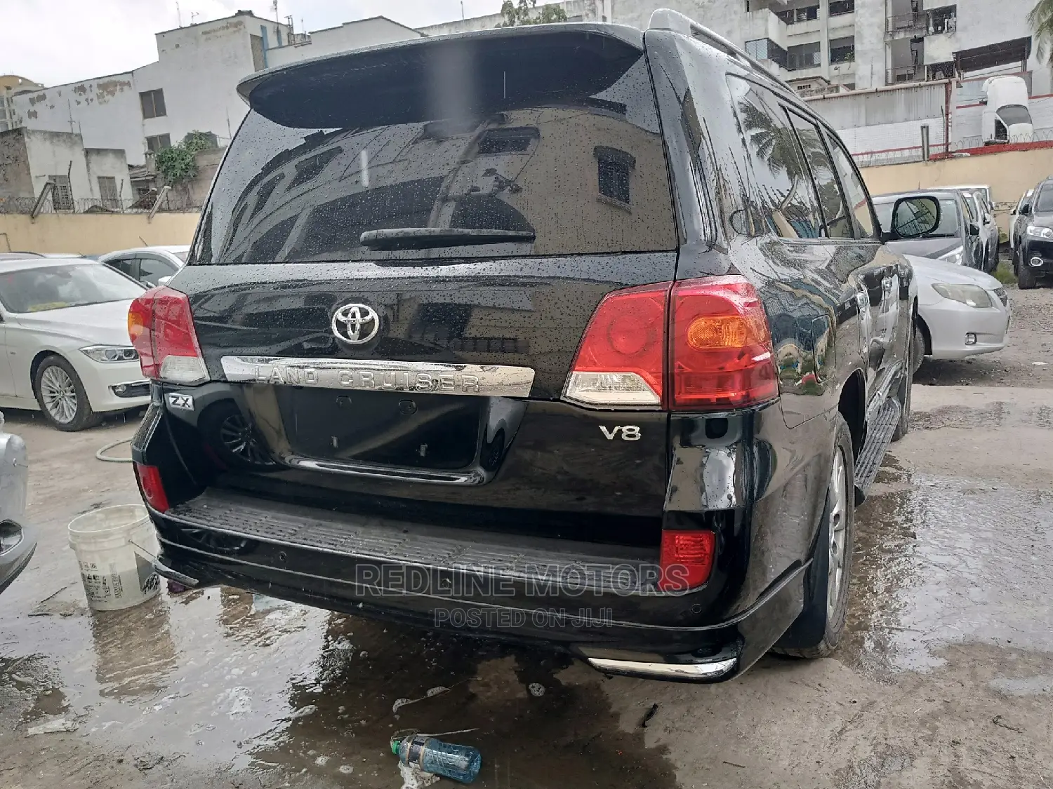 Toyota Land Cruiser 4.6 V8 AX 2016 Black