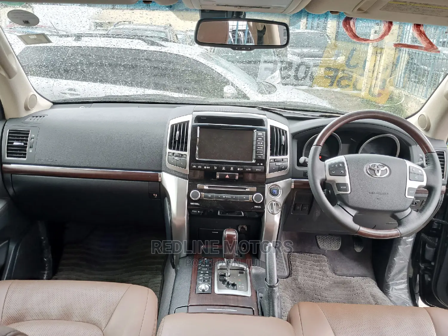 Toyota Land Cruiser 4.6 V8 AX 2016 Black