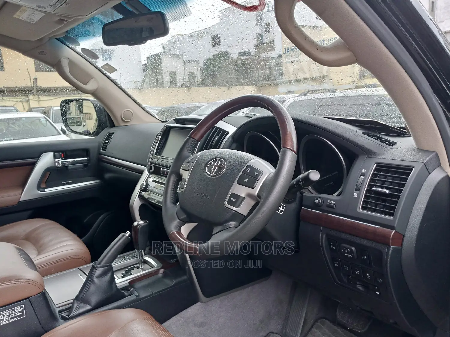 Toyota Land Cruiser 4.6 V8 AX 2016 Black