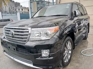 Toyota Land Cruiser 4.6 V8 AX 2016 Black