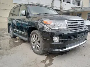 Toyota Land Cruiser 4.6 V8 AX 2016 Black
