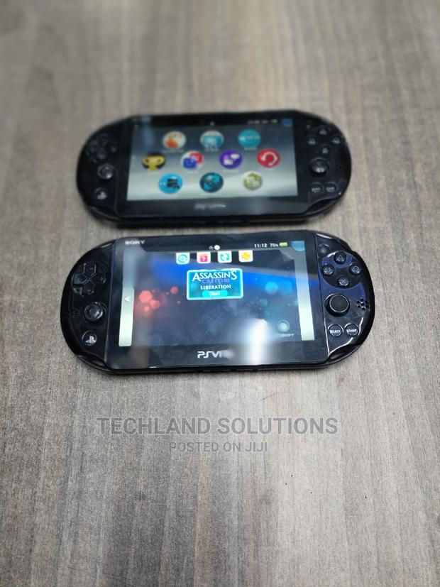 SONY Ps Vita Chipped - main view