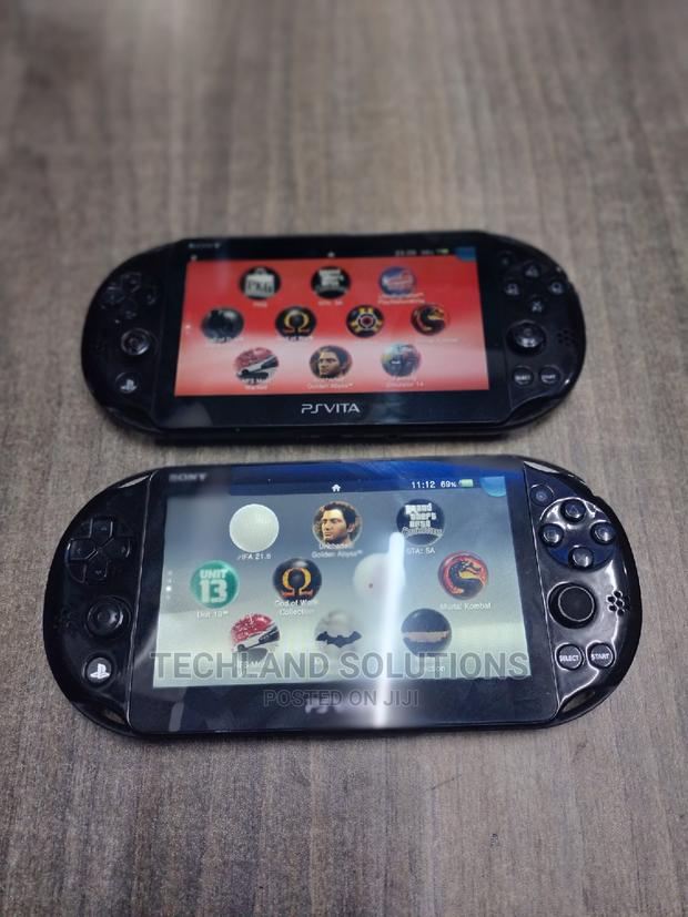 SONY Ps Vita Chipped - thumbnail 4