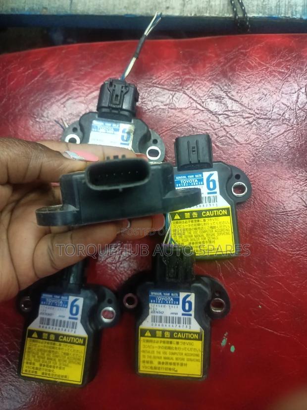 Toyota Harrier/Prius Stability Yaw Rate Module - main view