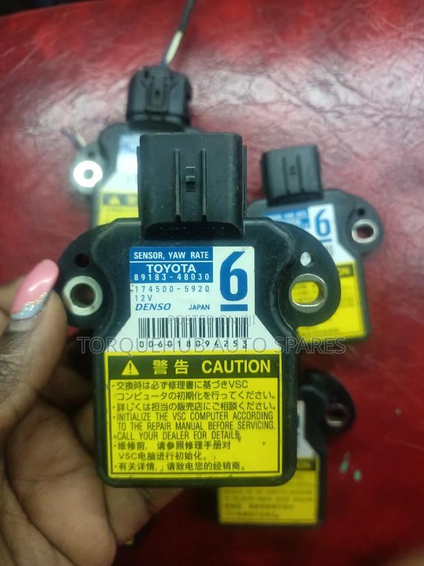 Toyota Harrier/Prius Stability Yaw Rate Module - thumbnail 2