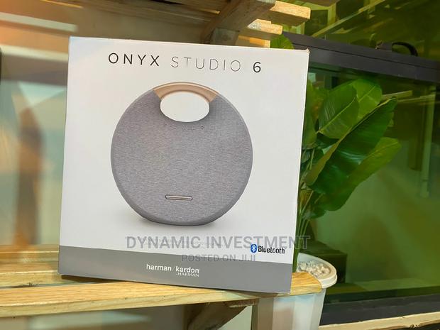 Harman Kardon Onyx Studio 6 Wireless Portable Speaker - thumbnail 4