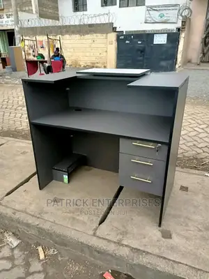Morden Executive Reception Desks 1.4 Mtrs