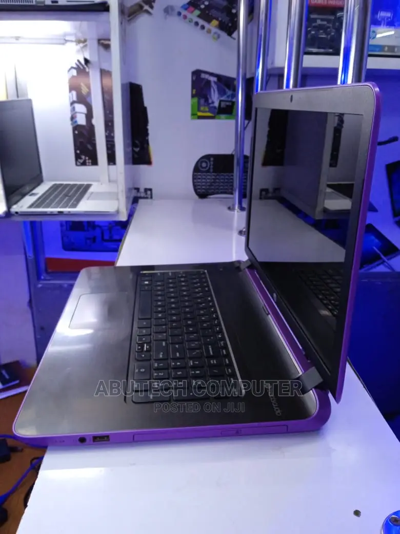 Laptop HP Pavilion 17 4GB AMD A6 HDD 750GB