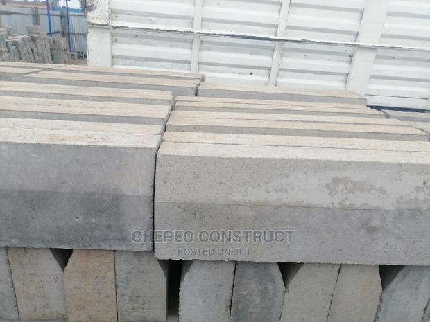 High Quality Road Kerbs