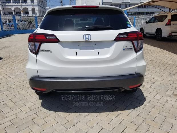 Honda Vezel 2015 Off White - thumbnail 3