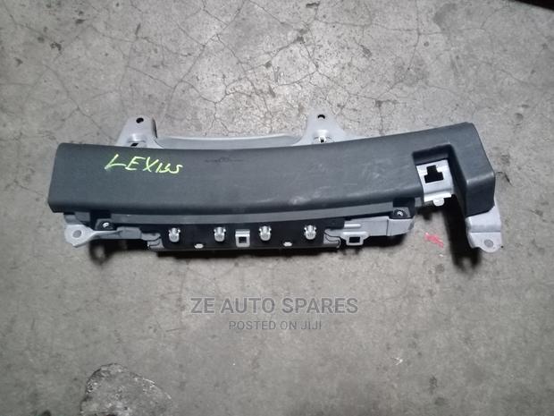 Lexus New Model Knee Airbag