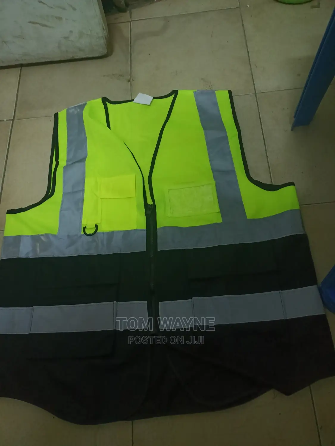 Green and Black Executive Reflector