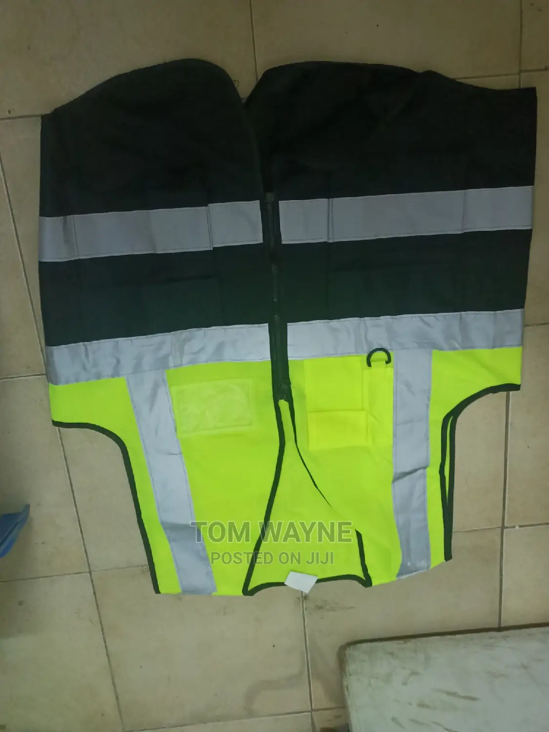Green and Black Executive Reflector