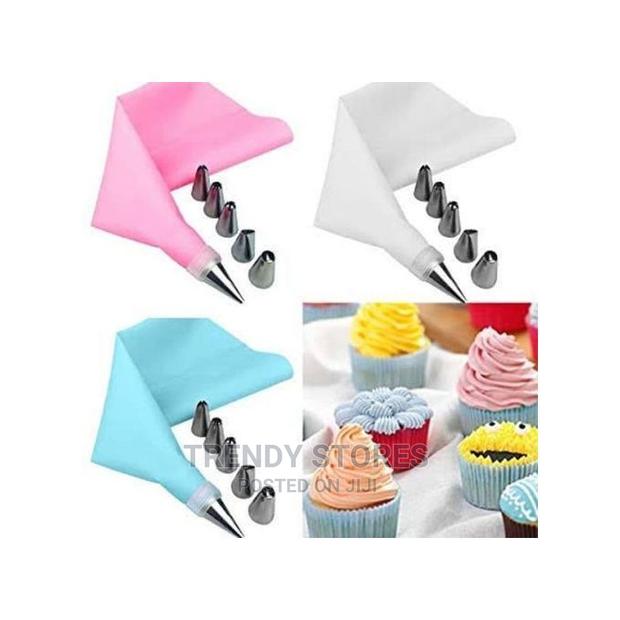6pcs Nozzle Plus Free 1pc Reusable Silicon Piping Bag