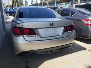Toyota Crown 2015 Silver