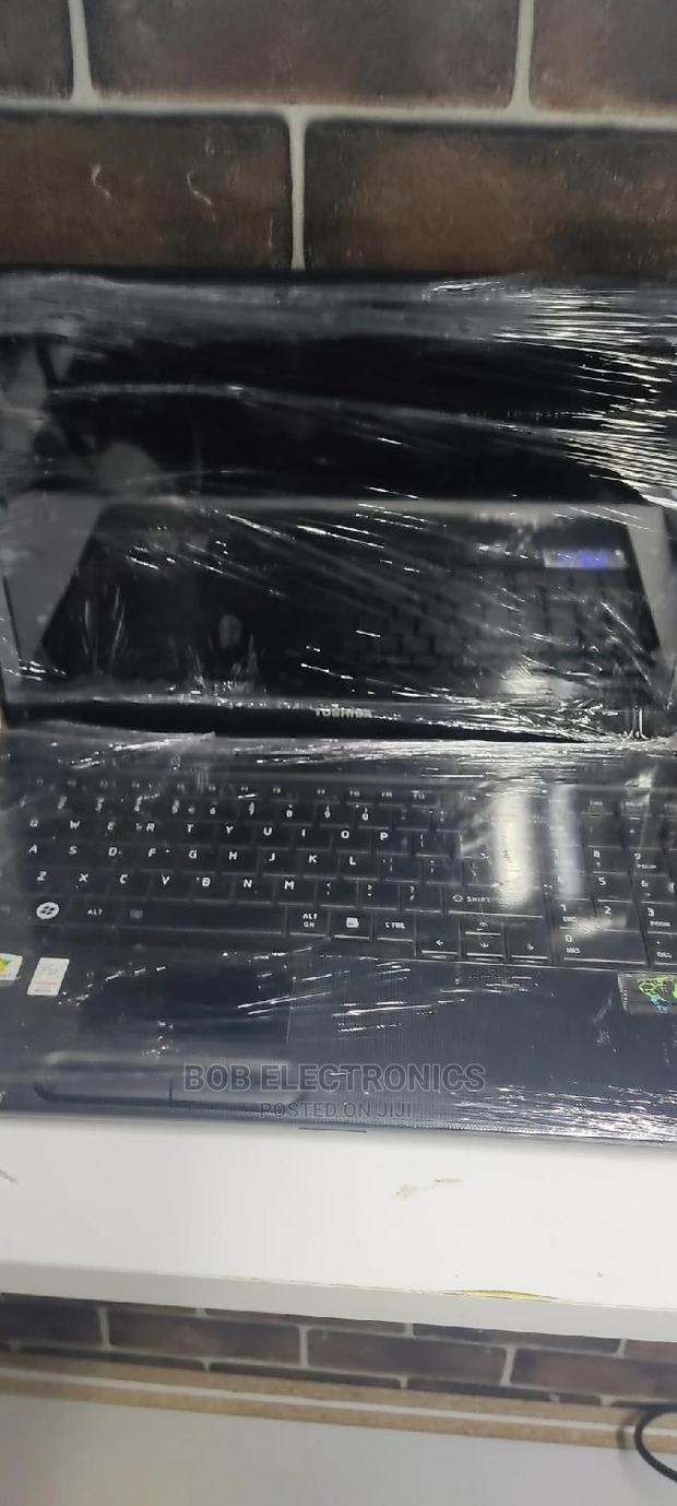 Laptop Toshiba Satellite C55 4GB Intel Core I5 500GB - thumbnail 2