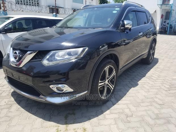 Nissan X-Trail 2018 Black - thumbnail 2