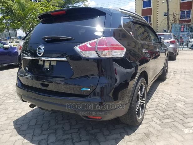 Nissan X-Trail 2018 Black - thumbnail 4
