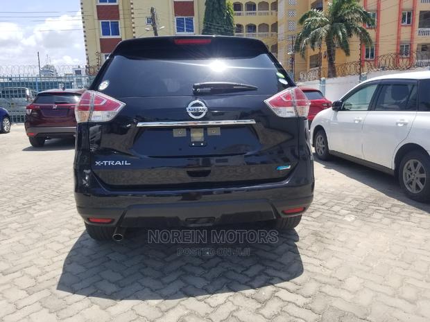 Nissan X-Trail 2018 Black - thumbnail 3