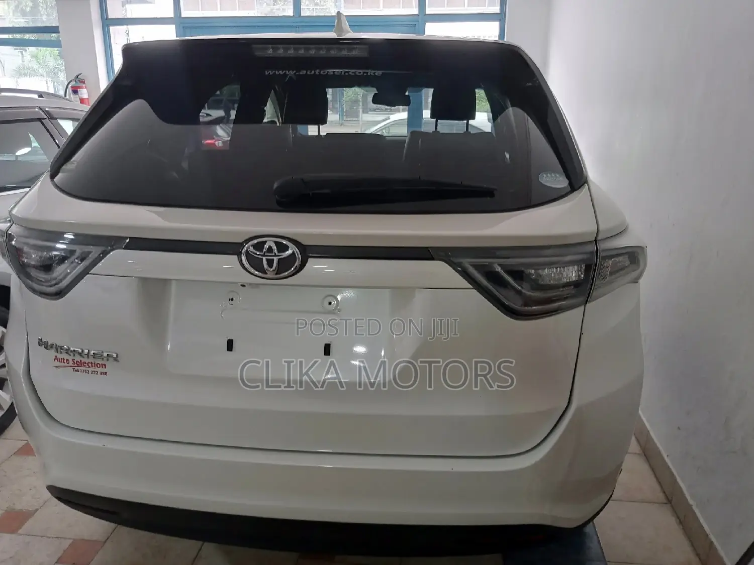Toyota Harrier 2.0 2016 White