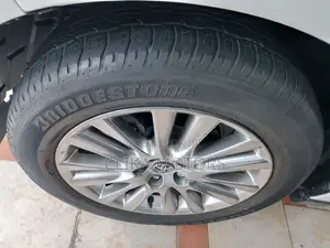 Toyota Harrier 2.0 2016 White