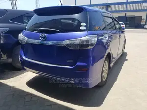 Toyota Wish 2014 Blue