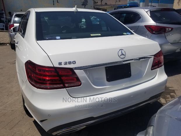Mercedes-Benz E250 2013 White - thumbnail 5