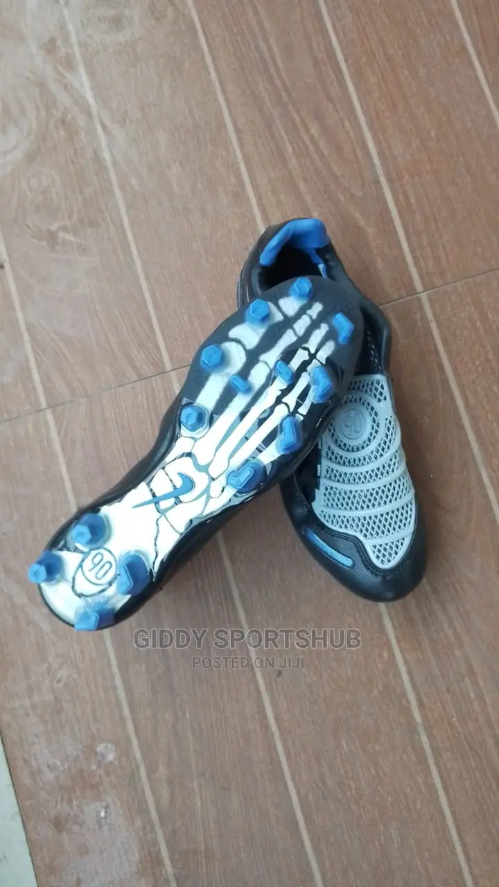 Soccer Boots Total 90