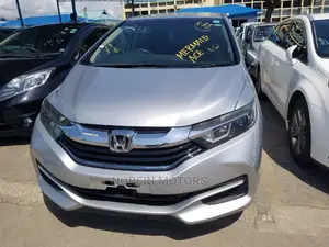 Honda Shuttle 2015 Silver