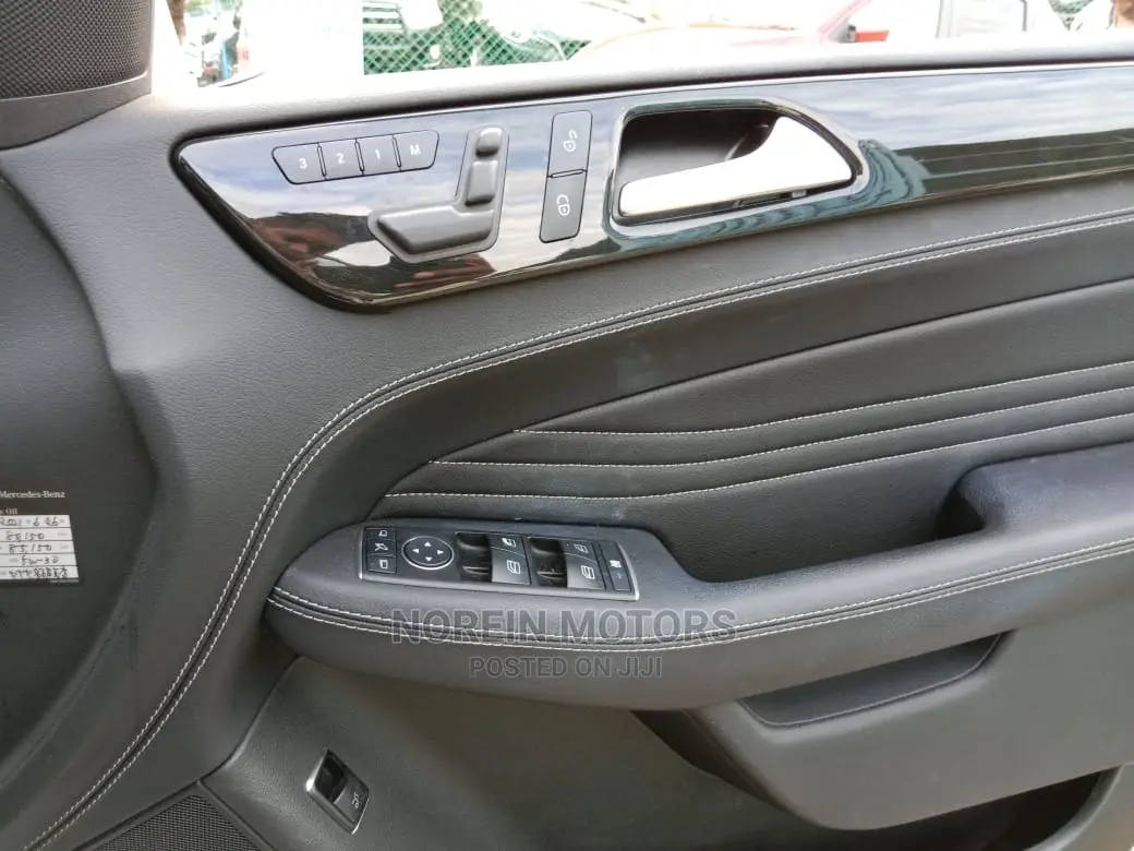Mercedes-Benz M Class 2015 Off White